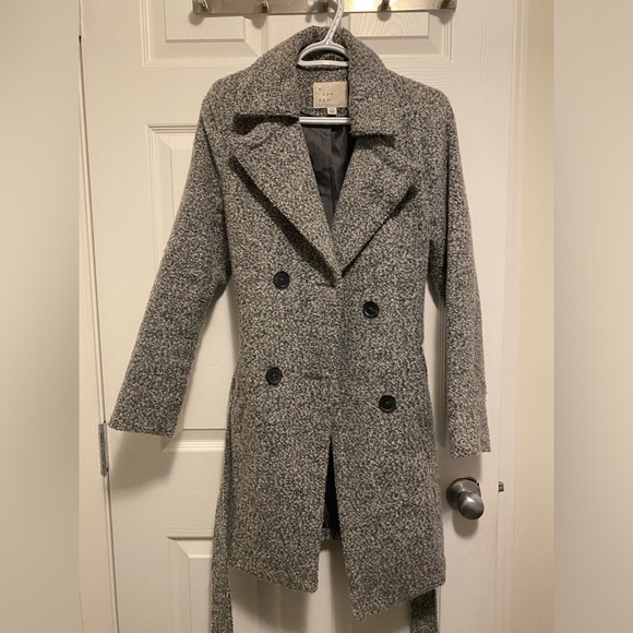 Grey coat - Picture 1 of 3
